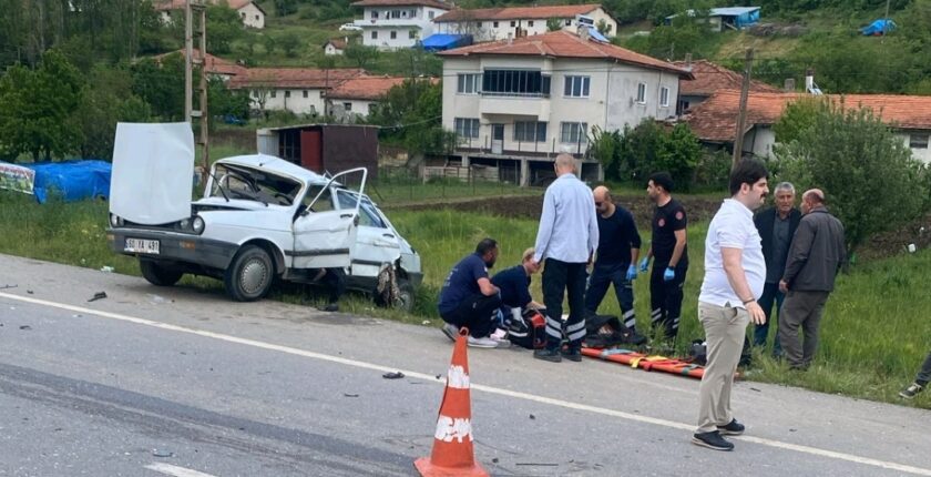 Amasya’da Feci Kaza: Dede ve Torunu Hayatını Kaybetti, Otomobil Alev Alev Yandı