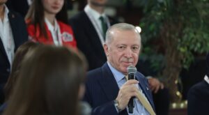 Cumhurbaşkanı Erdoğan Gençleri Milletin Evi’nde Ağırladı: “En Büyük Yatırımı Gençlerimize Yapmaya Kararlılıkla Devam Edeceğiz”