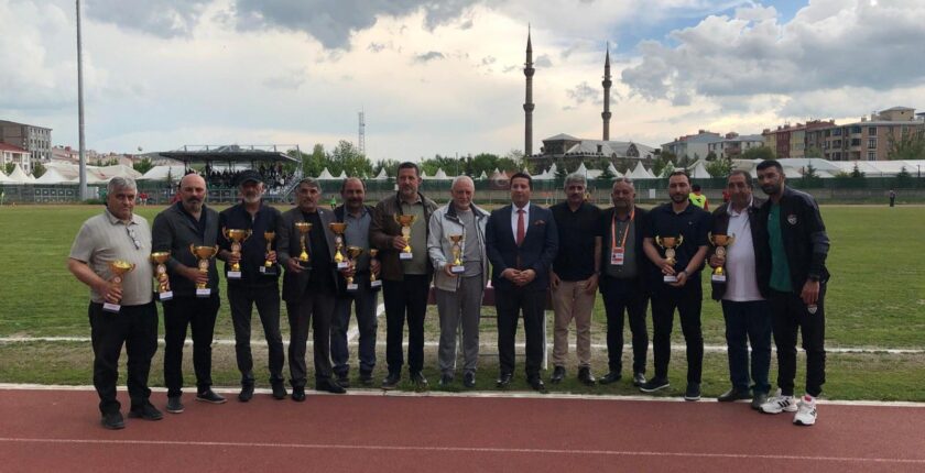 Kars’ta Amatör Futbol Sezonu Tamamlandı: Kupalar Sahiplerini Buldu