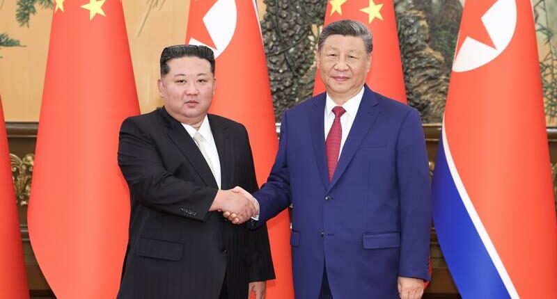 Çin Devlet Başkanı Şi Cinping İle Kuzey Kore Lideri Kim Jong Un Pyongyang’da Bir Araya Geldi