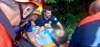 Motosiklet Kazasında Vadiye Düşen Sürücü Kurtarıldı